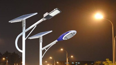 LED太陽能路燈費用與電力路燈費用得比較