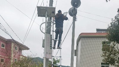 河池184盞太陽(yáng)能路燈“換新裝”