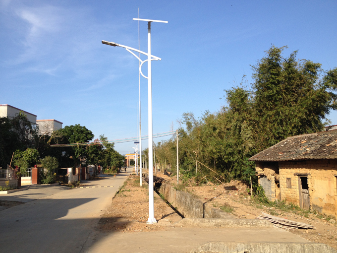 太陽能馬路燈 太陽能道路燈 南德太陽能燈飾有限公司