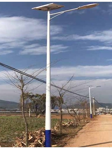 莊口鎮(zhèn)黃冠村太陽能路燈的風(fēng)景線